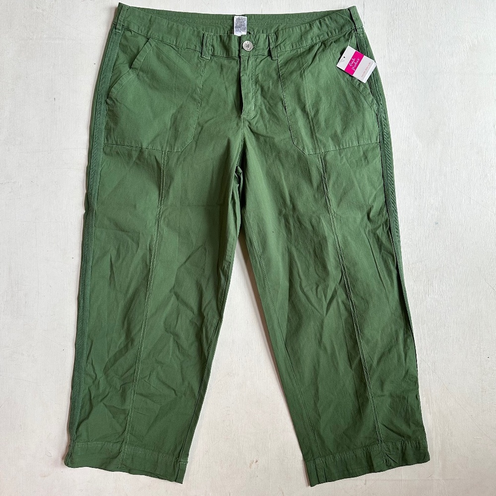 NWT Fresh Produce Safari Pocket Capris - Picture 2 of 8